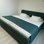 Silent Apartmanhaz Lejlighed *