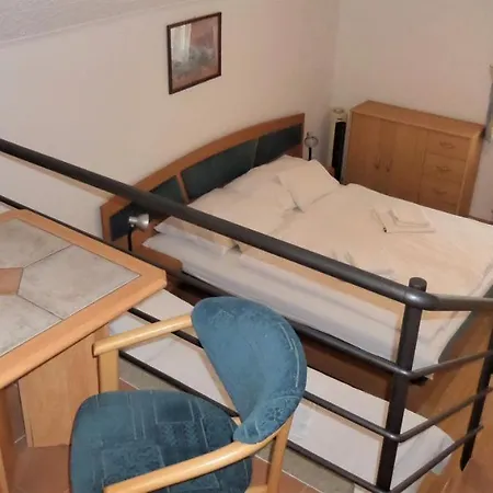 Silent Apartmanhaz Apartment *