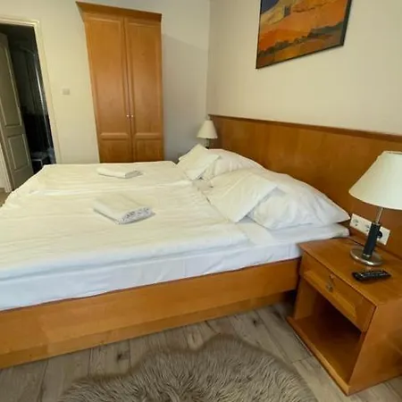 Silent Apartmanhaz *
