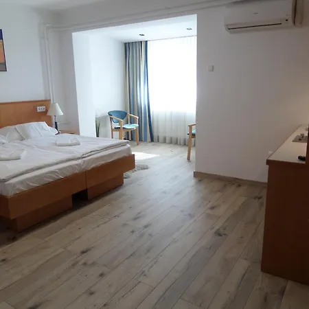 Silent Apartmanhaz Apartment *