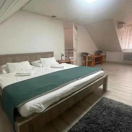 Silent Apartmanhaz *