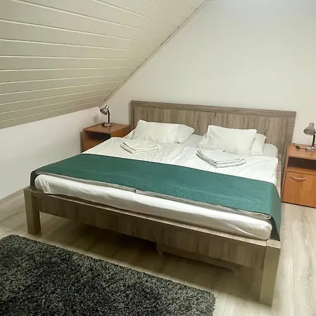 Silent Apartmanhaz Apartment *