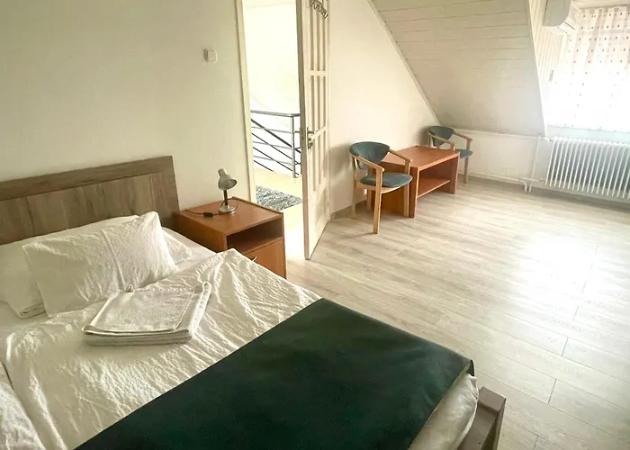 Lägenhet Silent Apartmanhaz Harkány